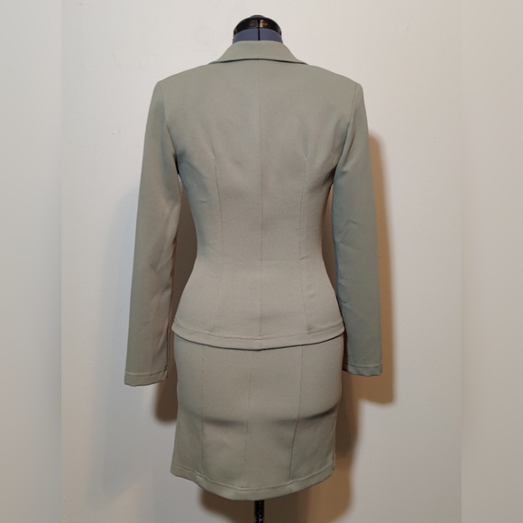 BRIOCHE CALIFORNIA Olive Green 2 Piece Set - Picture 3 of 11